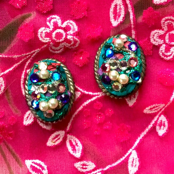 Vintage 80s Multi color Rhinestone Clip Earrings Blue Faux Pearl Crystal GUC - Picture 9 of 15